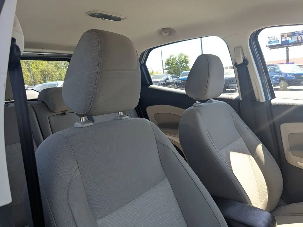 2021 Ford EcoSport S thumbnail 24