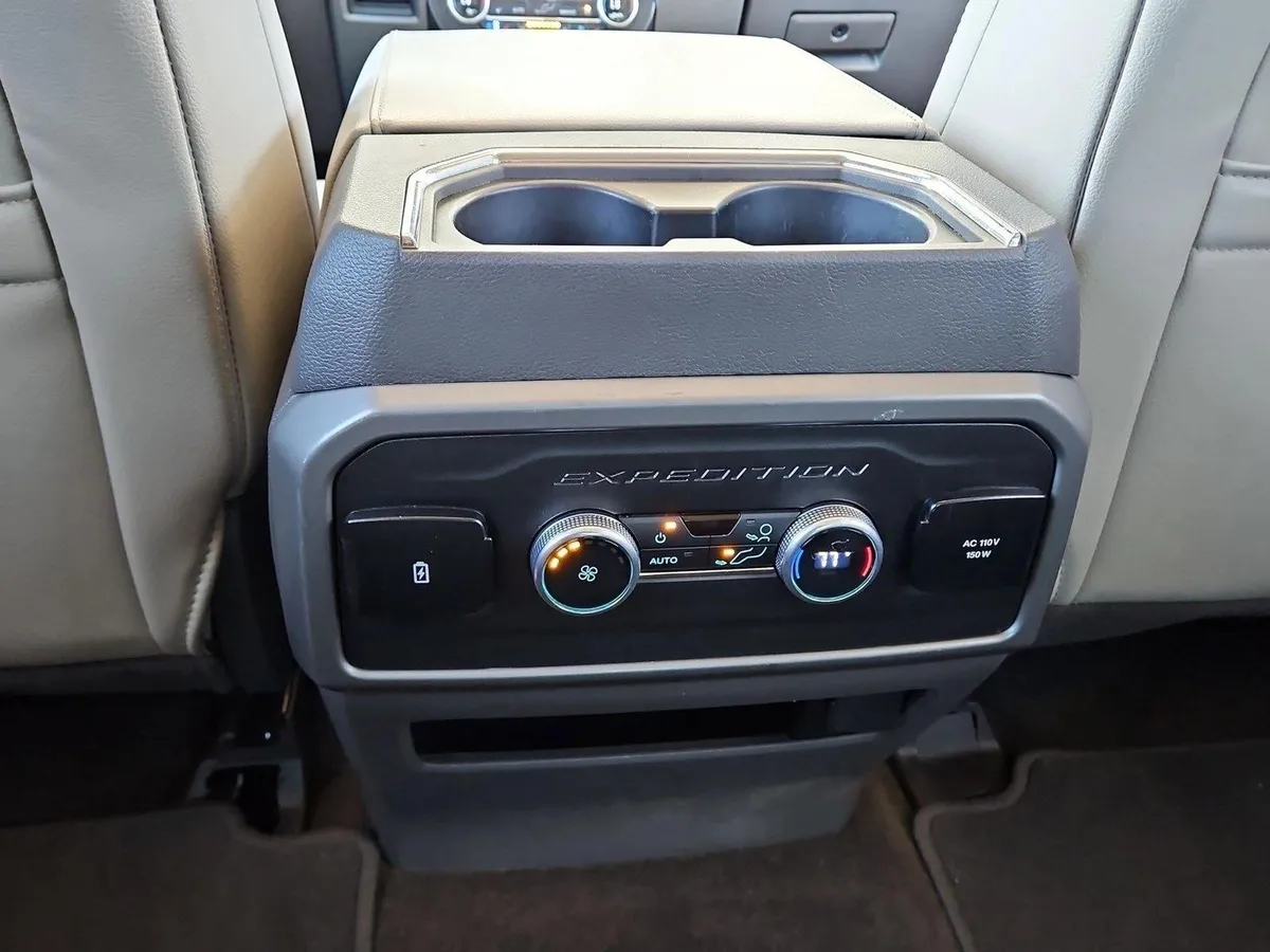 2021 Ford Expedition XLT thumbnail 18