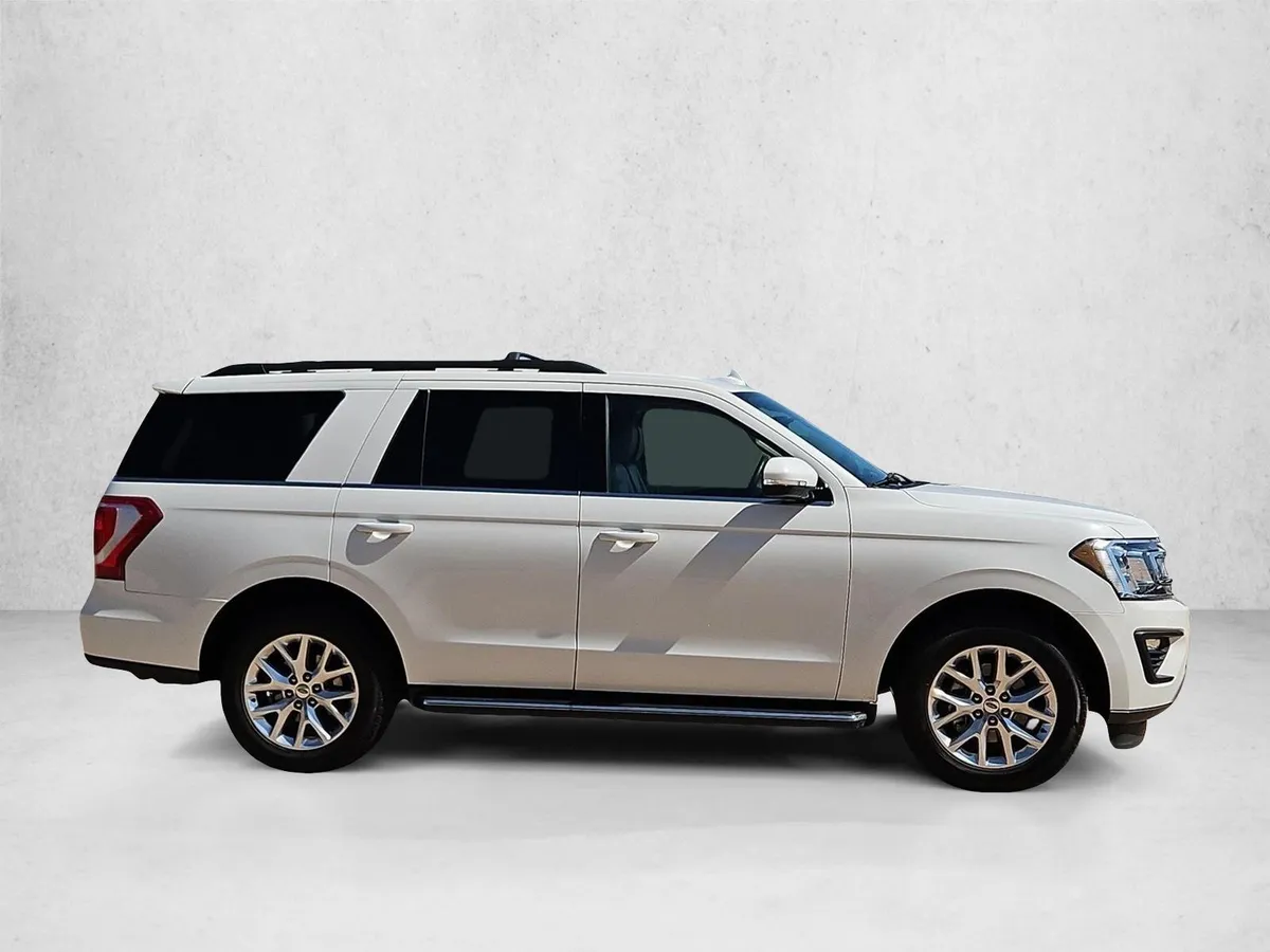 2021 Ford Expedition XLT thumbnail 4