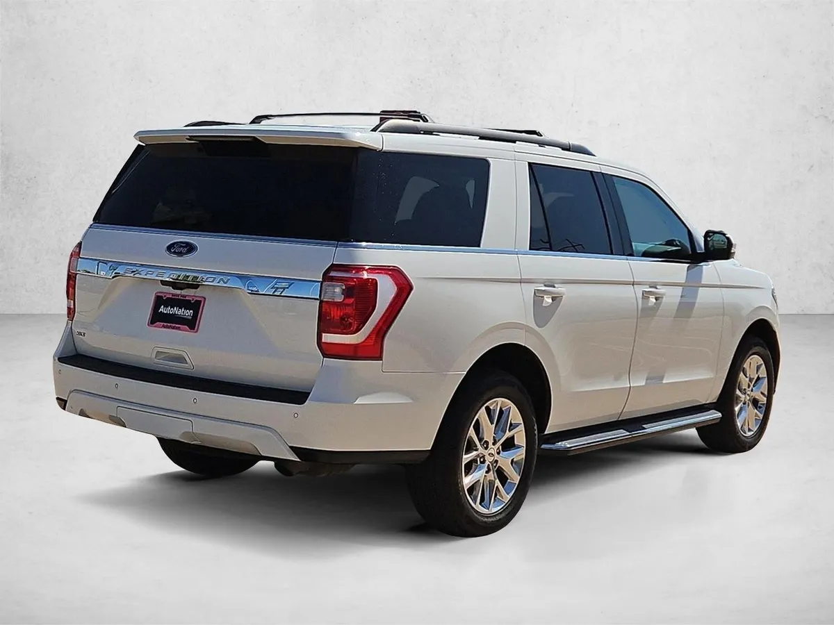 2021 Ford Expedition XLT thumbnail 5
