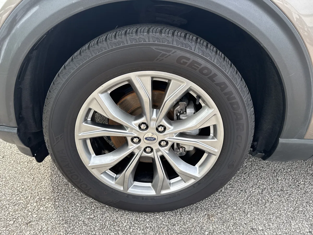 2021 Ford Explorer Limited thumbnail 12