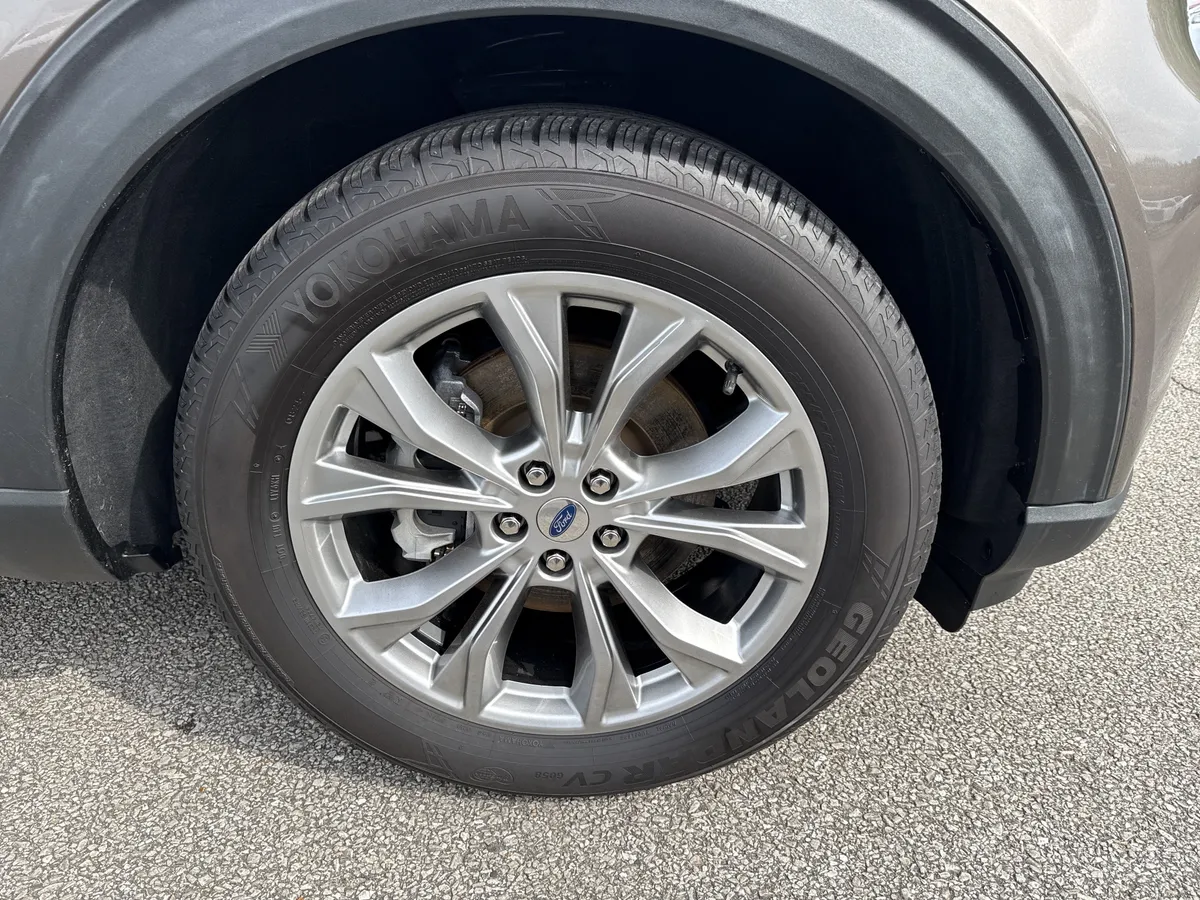 2021 Ford Explorer Limited thumbnail 13