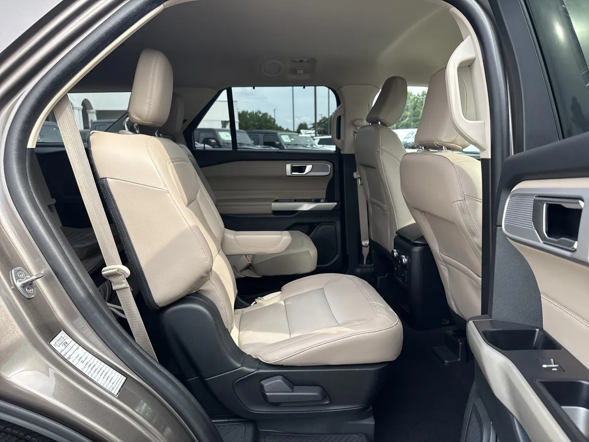 2021 Ford Explorer Limited thumbnail 16