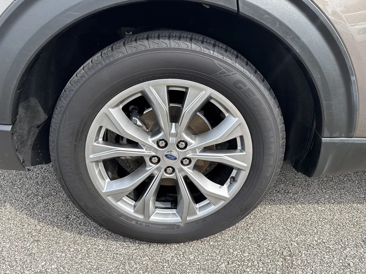2021 Ford Explorer Limited thumbnail 18