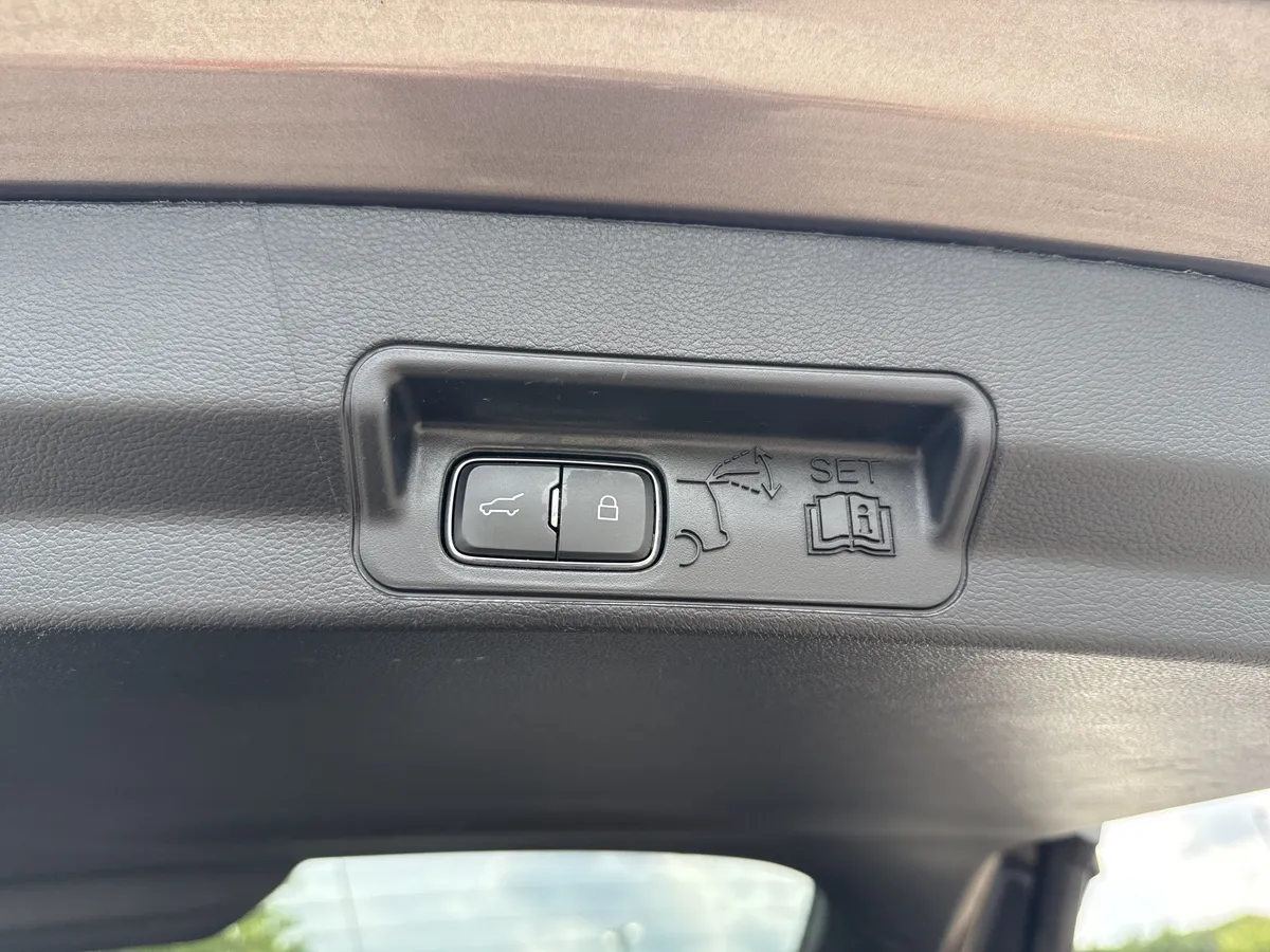 2021 Ford Explorer Limited thumbnail 20
