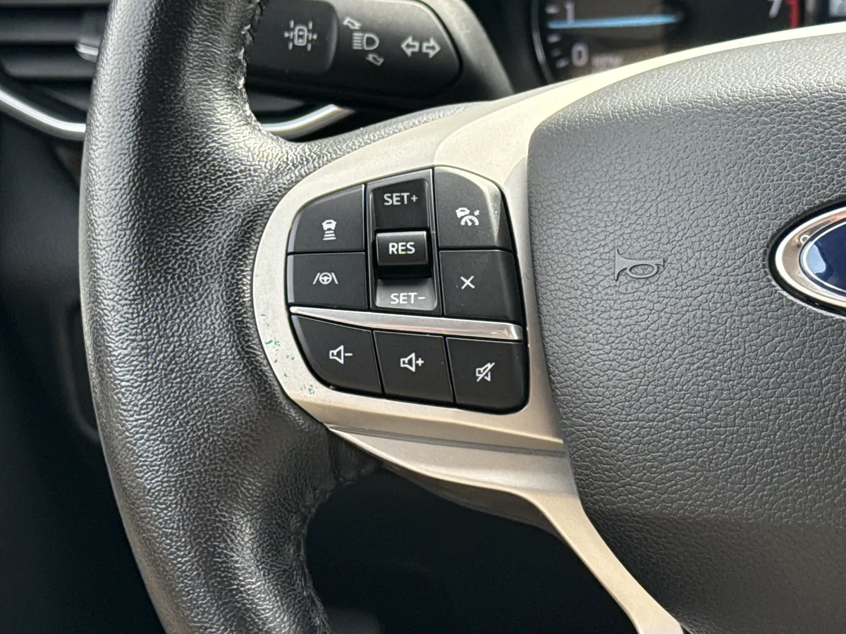 2021 Ford Explorer Limited thumbnail 25