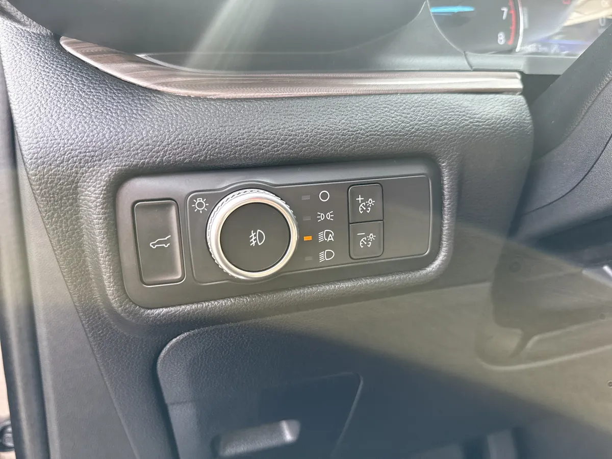2021 Ford Explorer Limited thumbnail 31