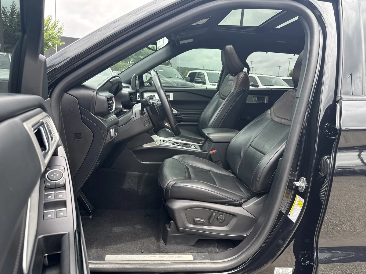 2021 Ford Explorer Platinum thumbnail 11
