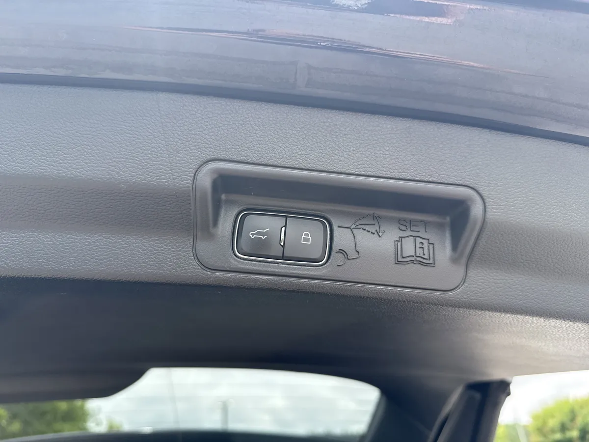2021 Ford Explorer Platinum thumbnail 20