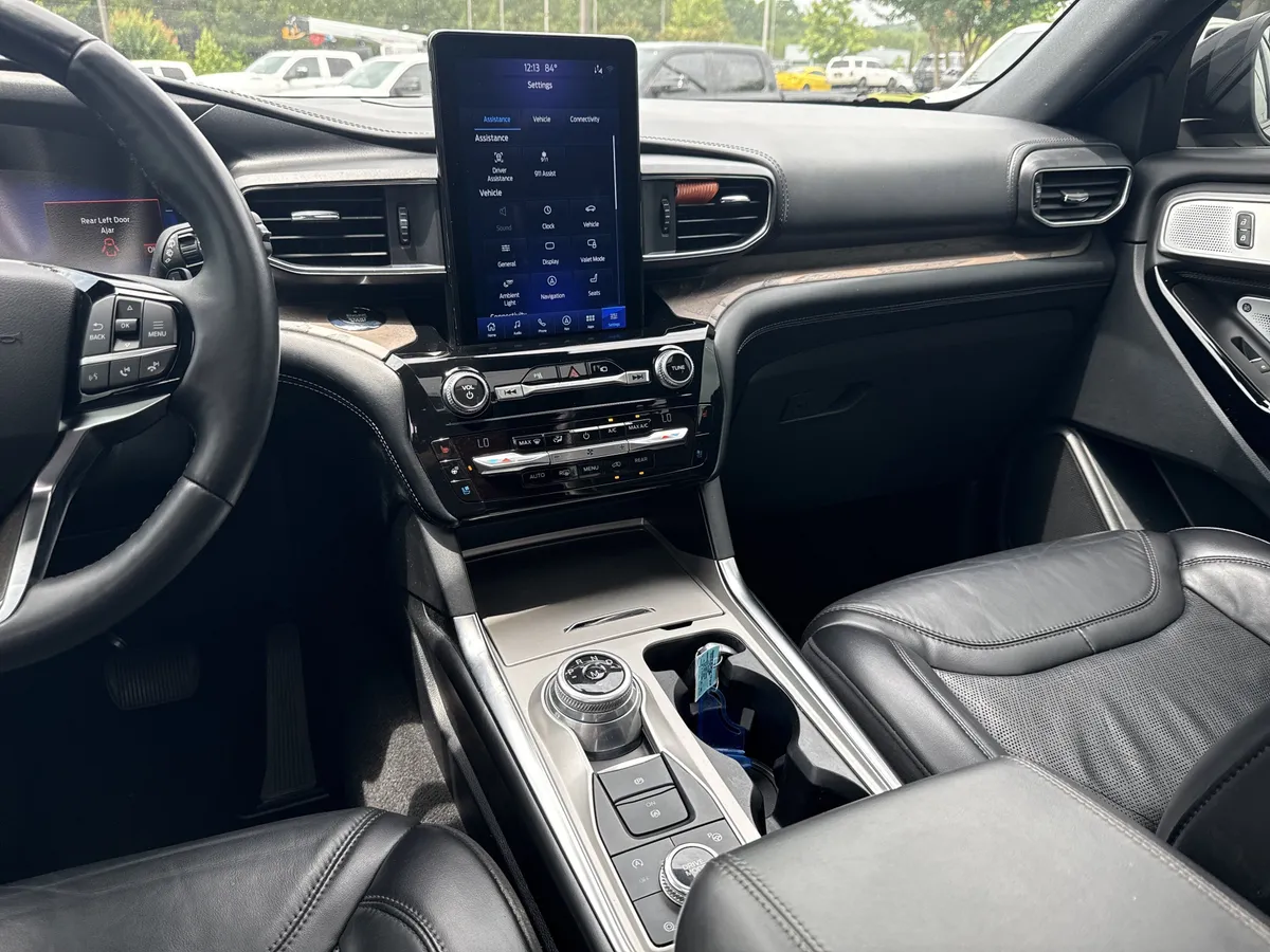 2021 Ford Explorer Platinum thumbnail 29