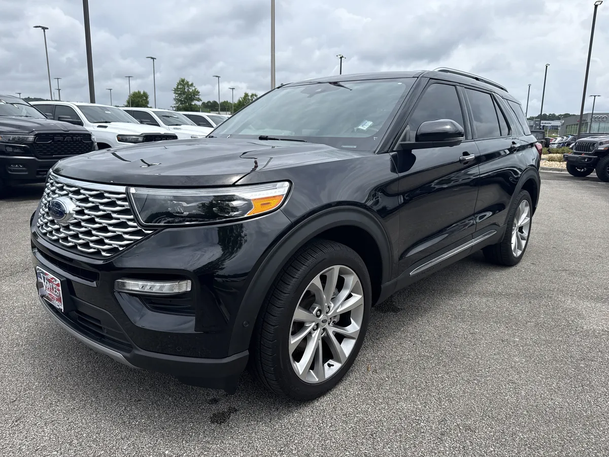 2021 Ford Explorer Platinum thumbnail 3