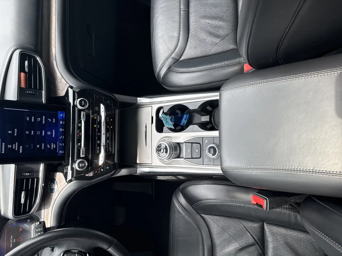 2021 Ford Explorer Platinum thumbnail 31