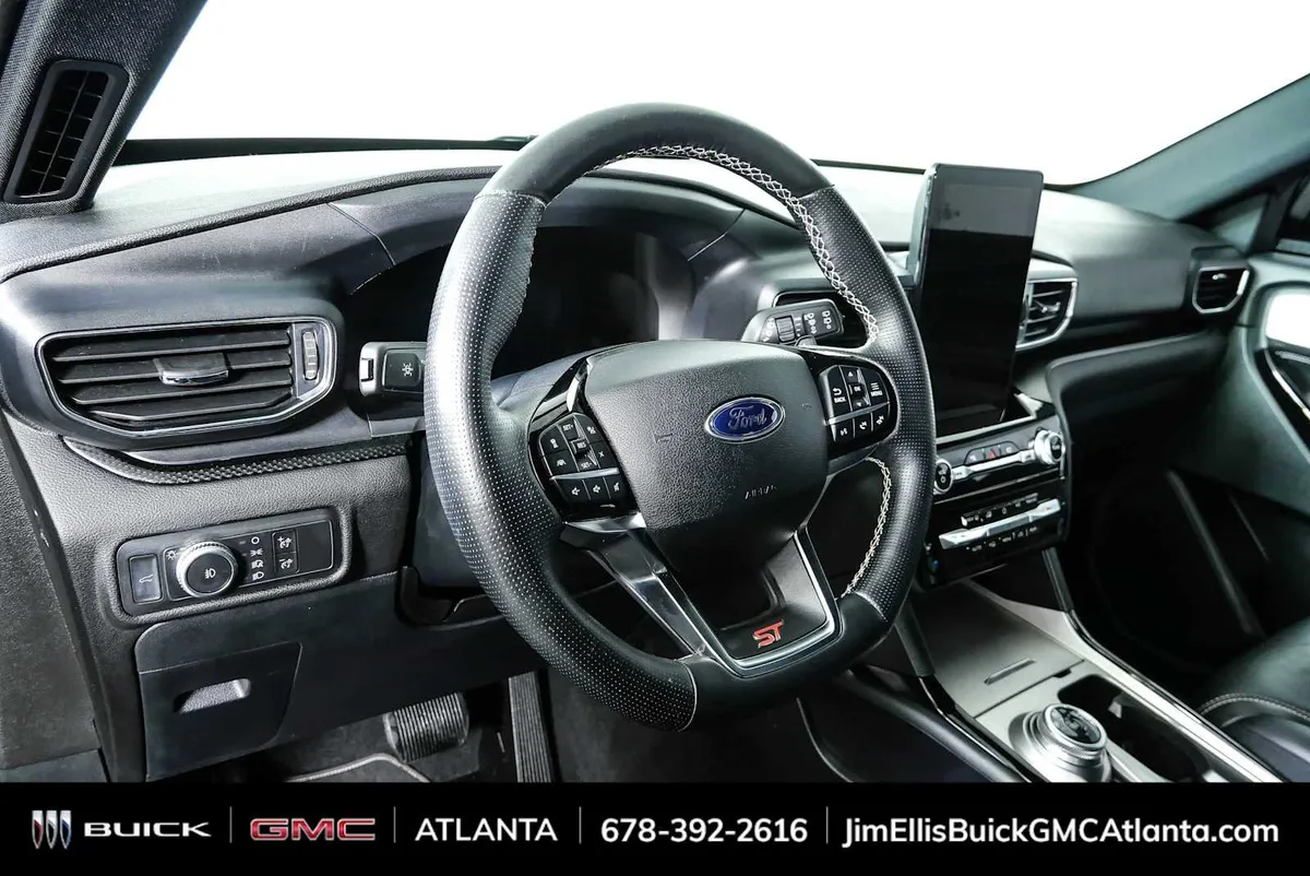 2021 Ford Explorer ST thumbnail 4