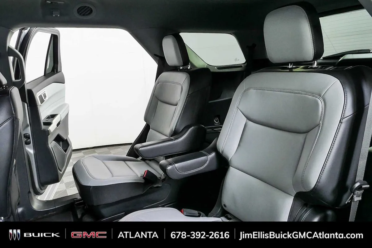 2021 Ford Explorer XLT thumbnail 19
