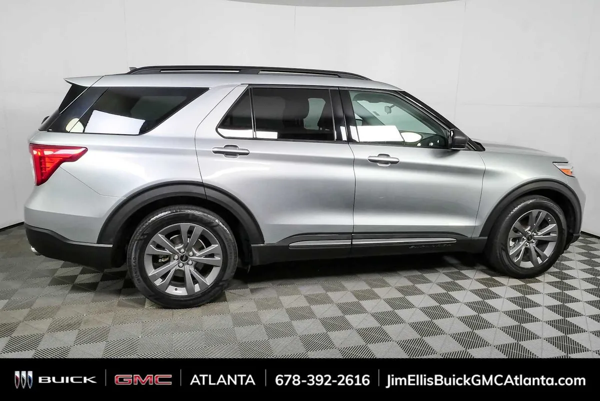2021 Ford Explorer XLT thumbnail 2