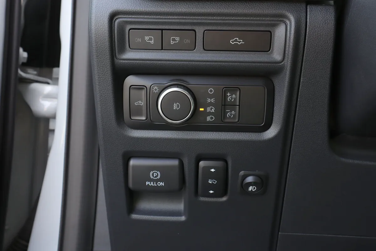 2021 Ford F-150 LARIAT TUSCANY FTX thumbnail 24