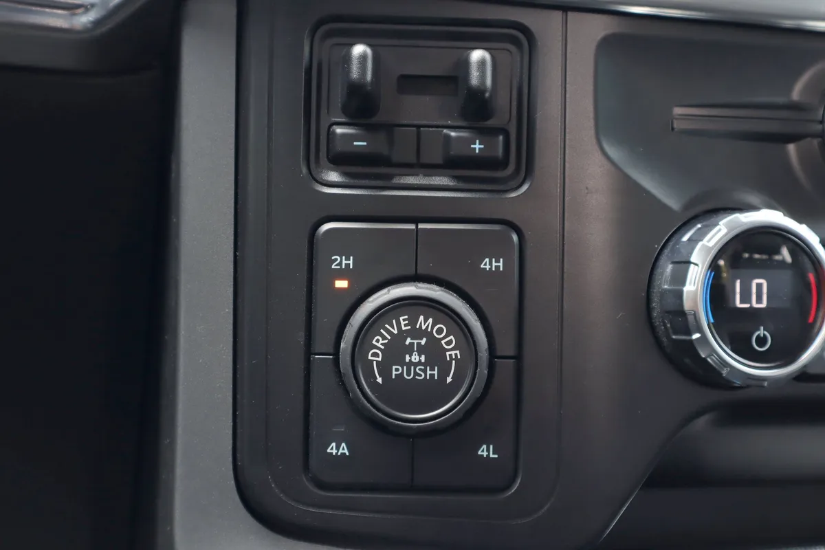 2021 Ford F-150 LARIAT TUSCANY FTX thumbnail 25
