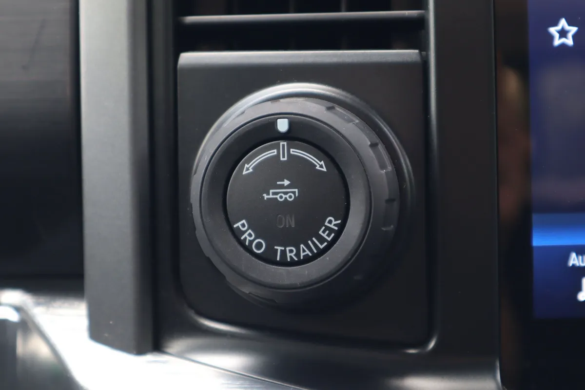2021 Ford F-150 LARIAT TUSCANY FTX thumbnail 26