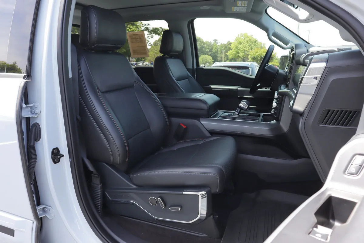 2021 Ford F-150 LARIAT TUSCANY FTX thumbnail 30