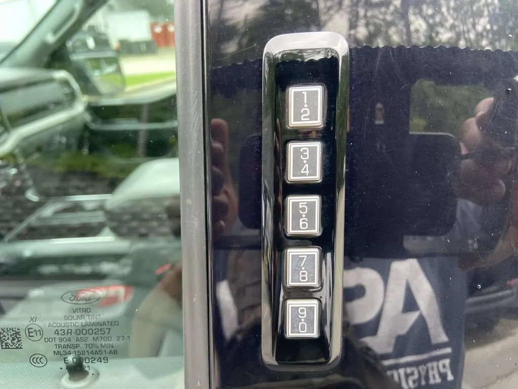 2021 Ford F-150 XLT thumbnail 11