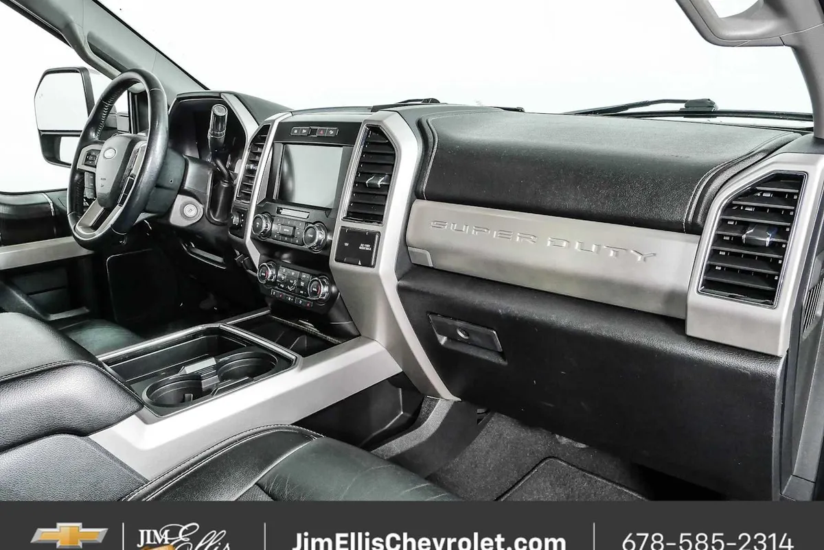 2021 Ford F-250 LARIAT thumbnail 21