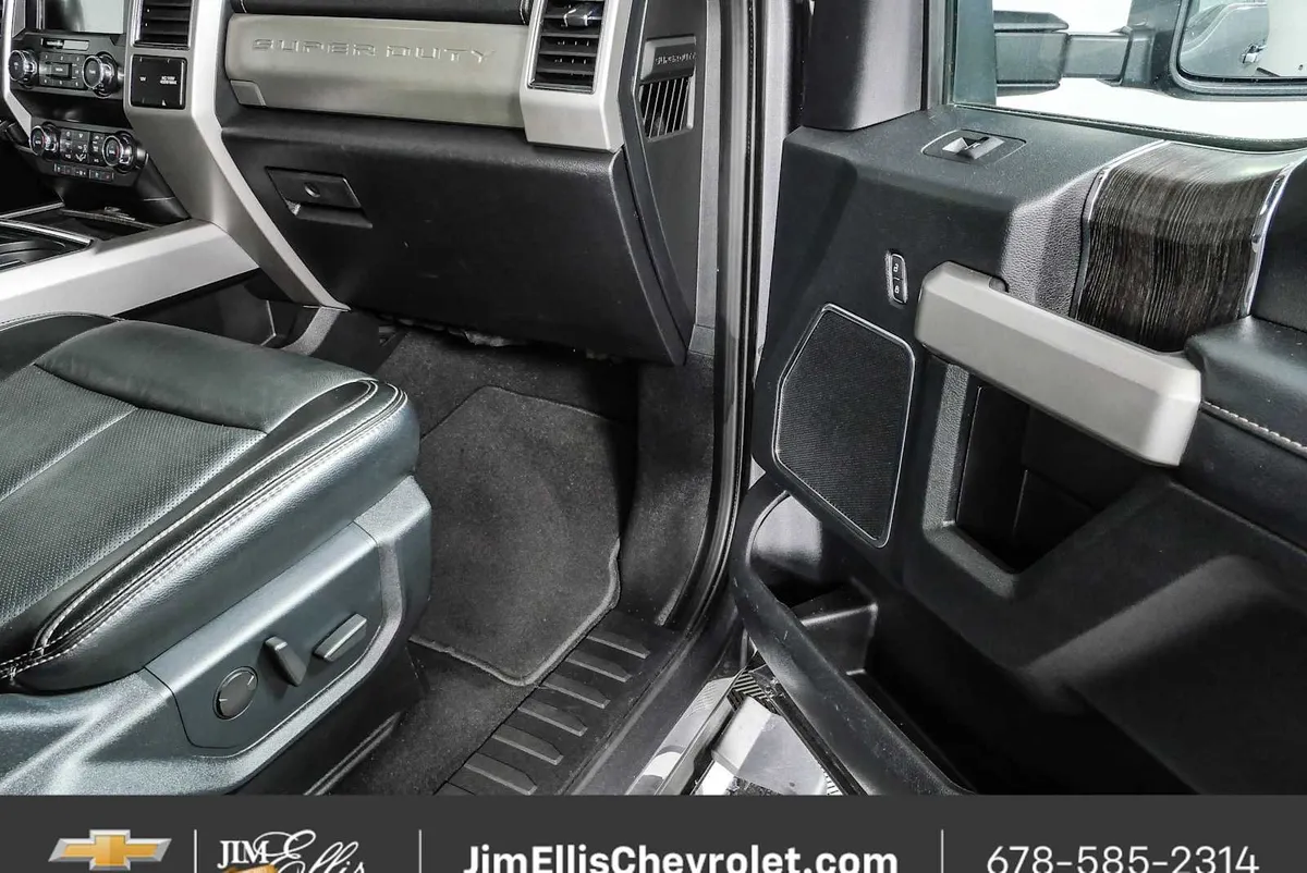 2021 Ford F-250 LARIAT thumbnail 22