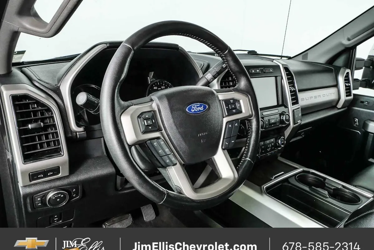 2021 Ford F-250 LARIAT thumbnail 4