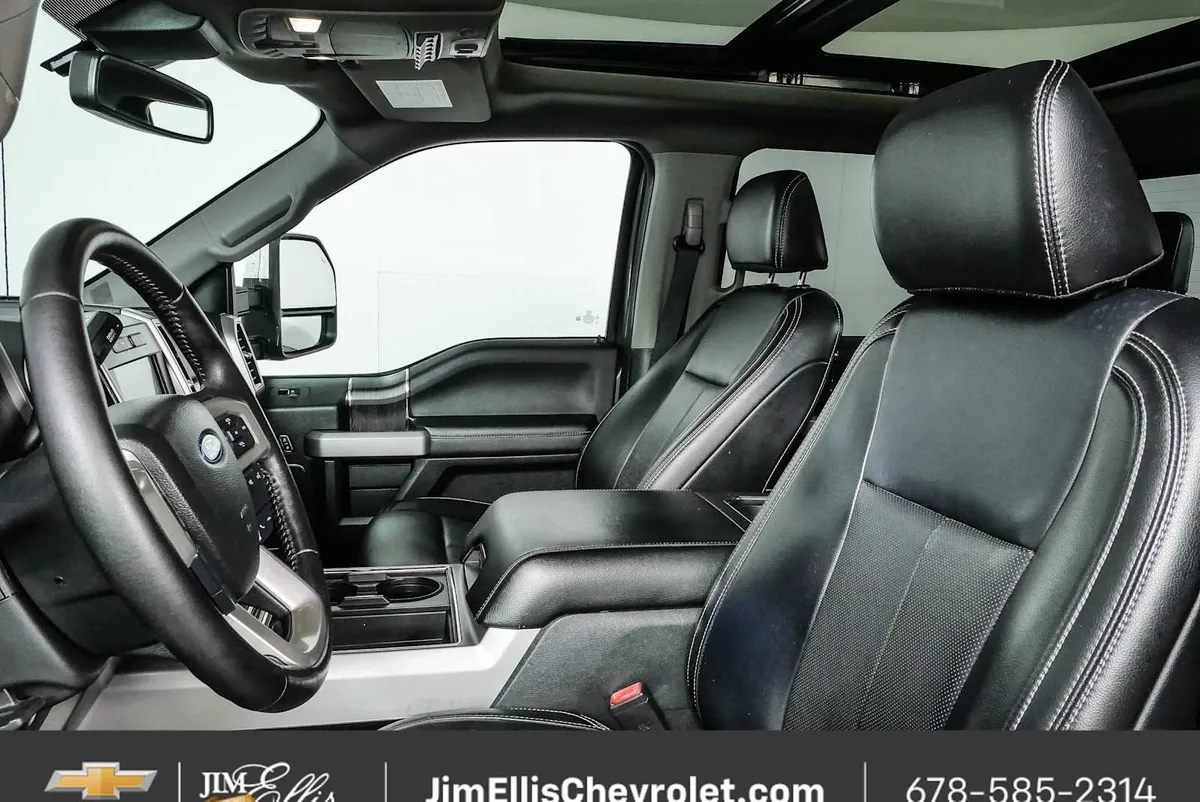 2021 Ford F-250 LARIAT thumbnail 5