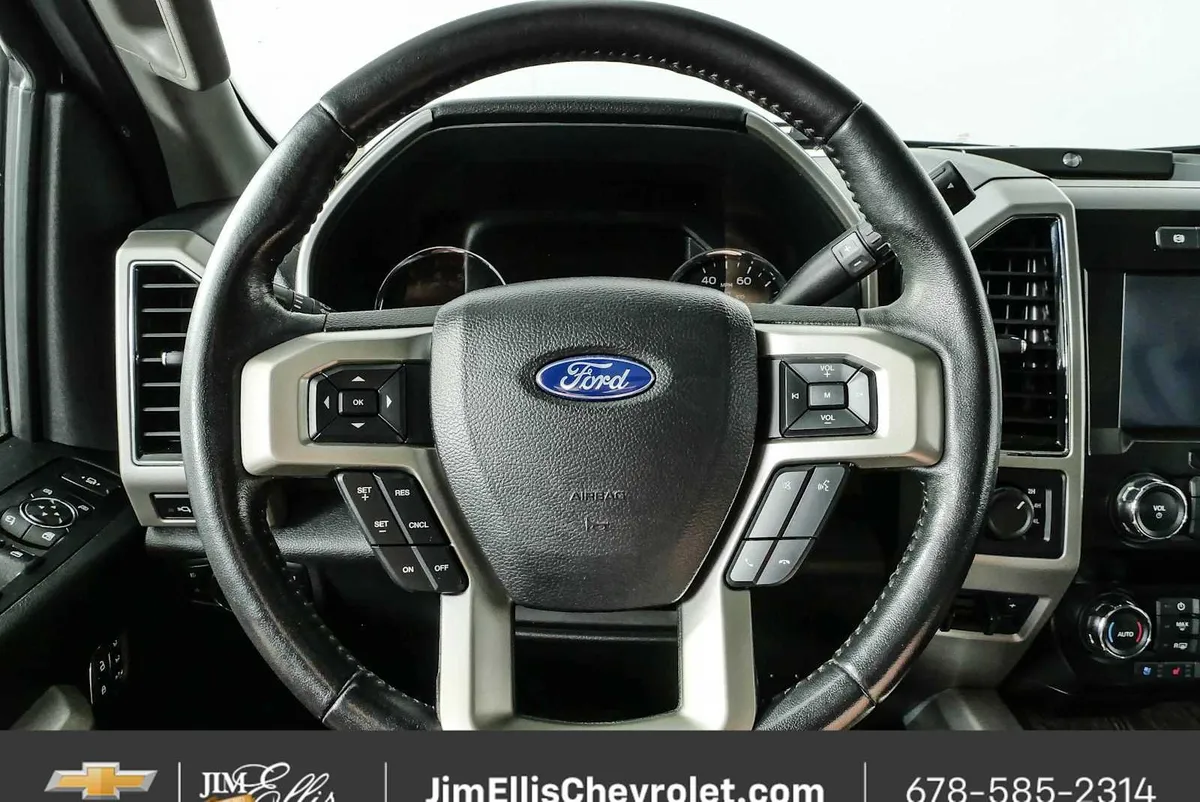 2021 Ford F-250 LARIAT thumbnail 8