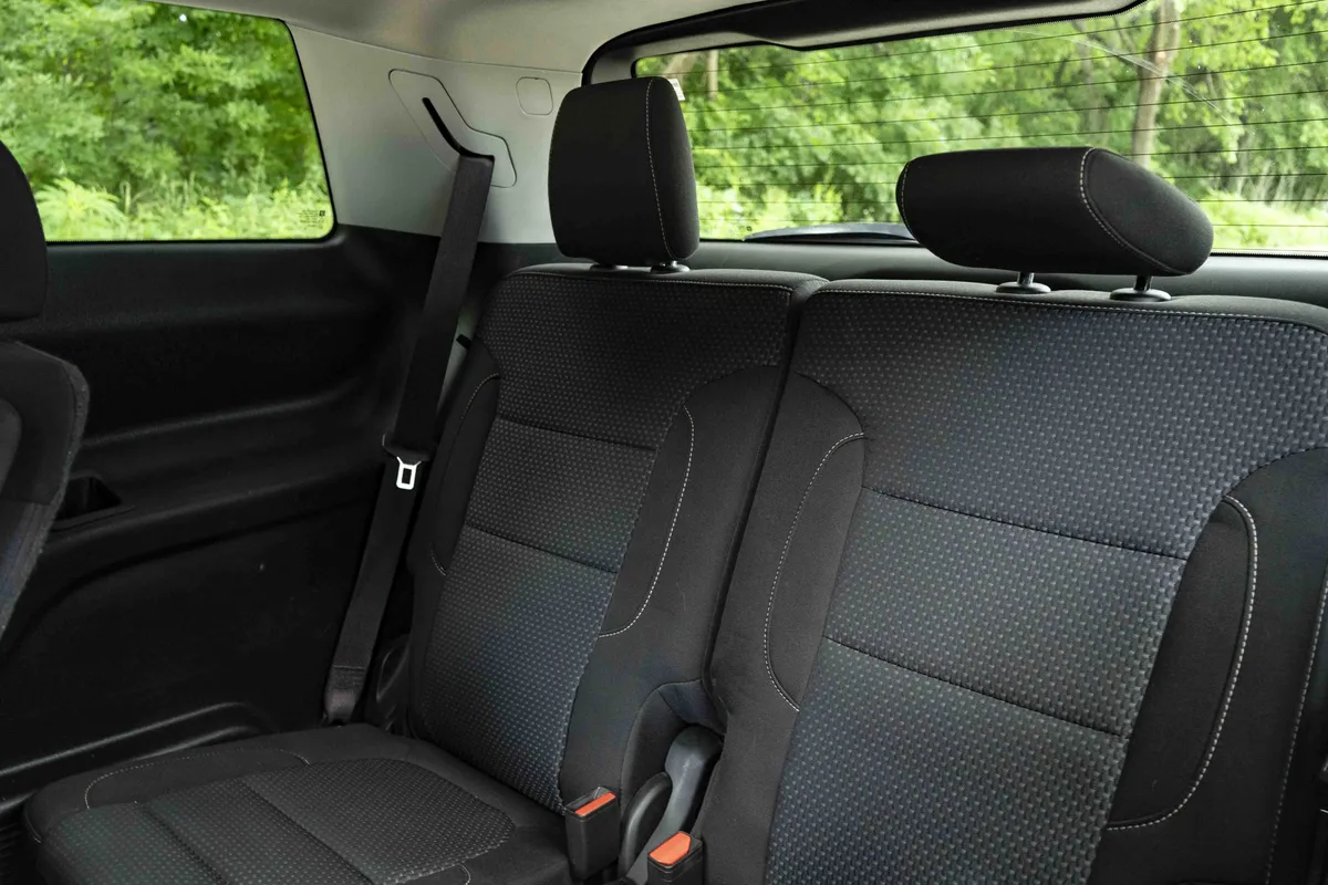 2021 GMC Acadia SLE thumbnail 18