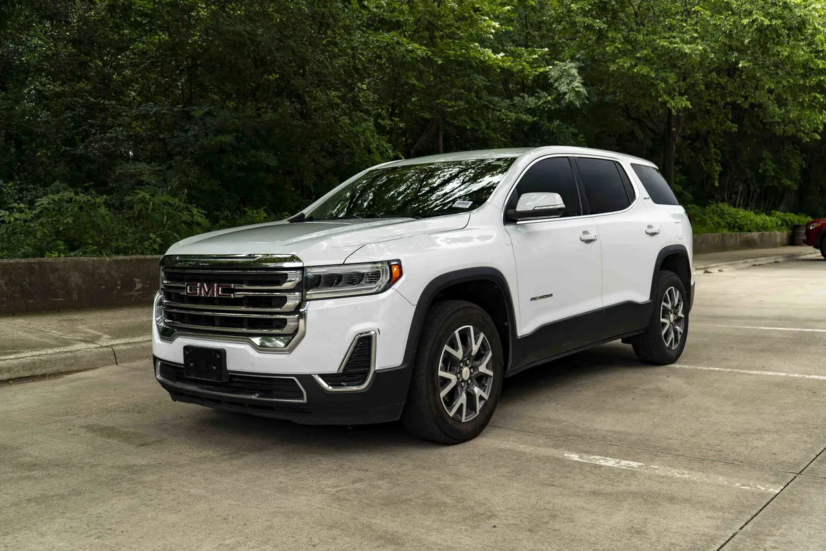 2021 GMC Acadia SLE thumbnail 4