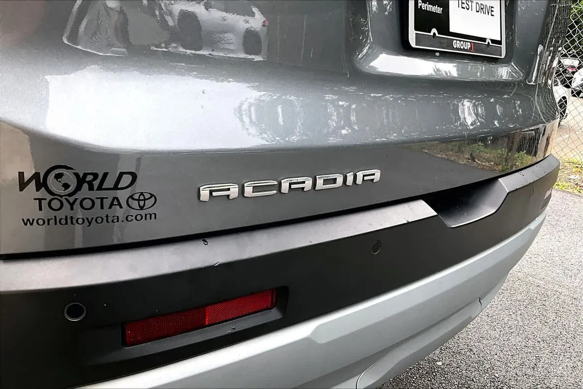 2021 GMC Acadia SLT thumbnail 10