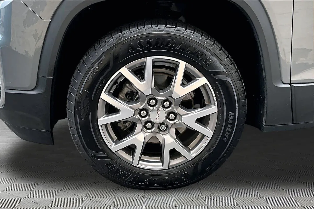 2021 GMC Acadia SLT thumbnail 11