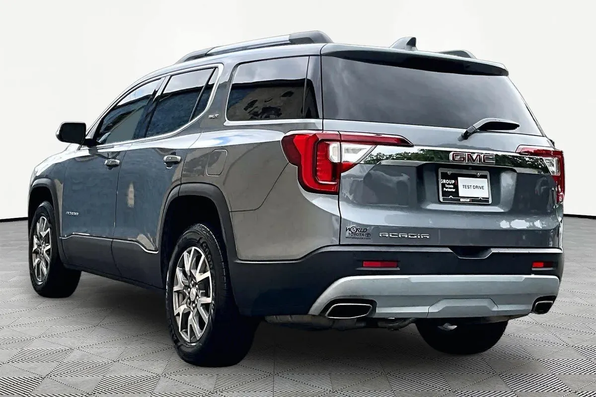 2021 GMC Acadia SLT thumbnail 12