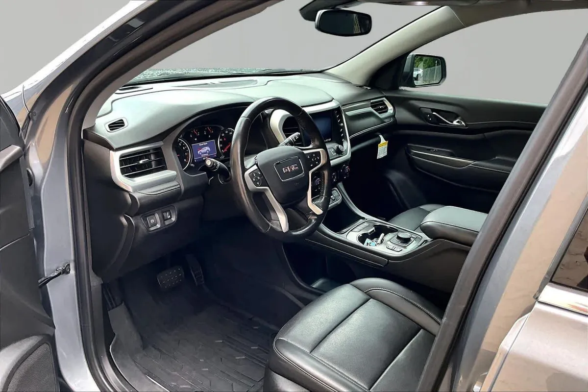 2021 GMC Acadia SLT thumbnail 18