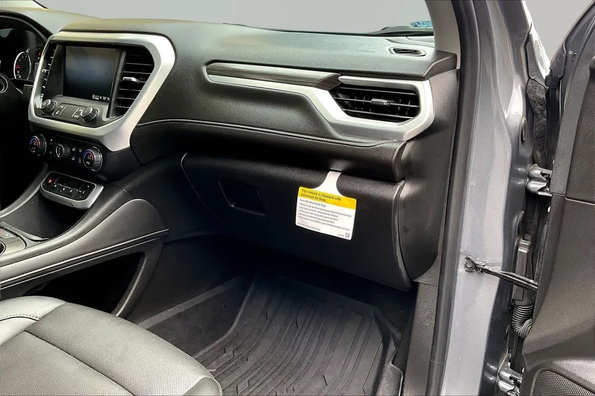 2021 GMC Acadia SLT thumbnail 19