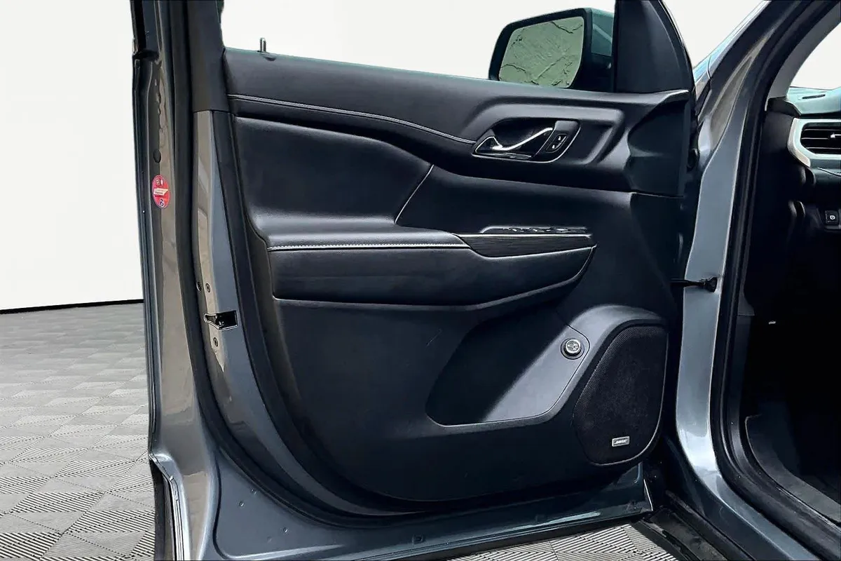 2021 GMC Acadia SLT thumbnail 22