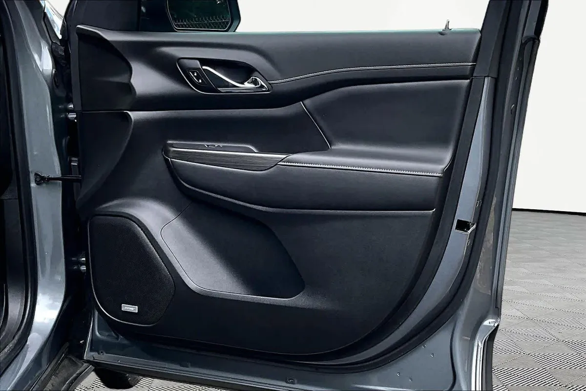 2021 GMC Acadia SLT thumbnail 23