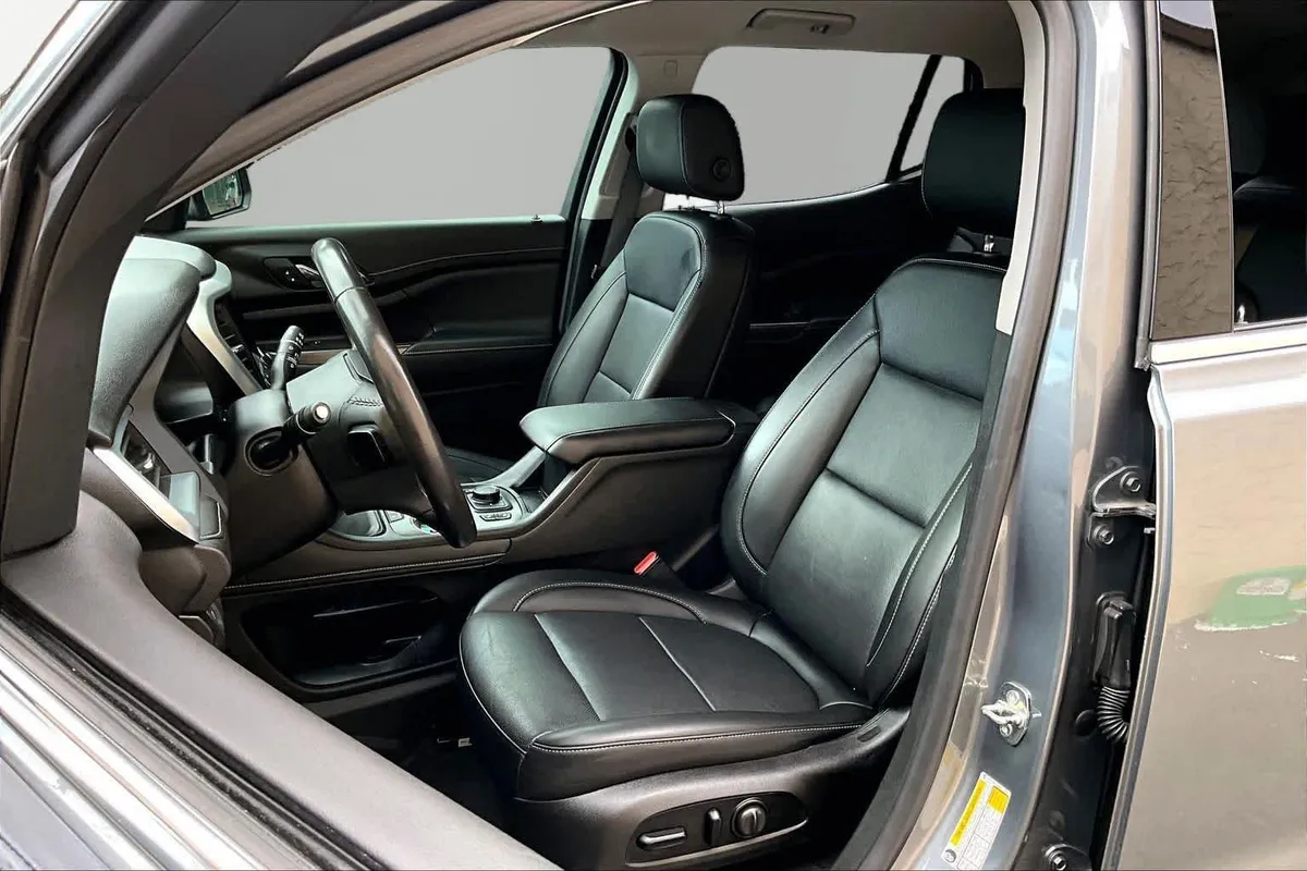 2021 GMC Acadia SLT thumbnail 8