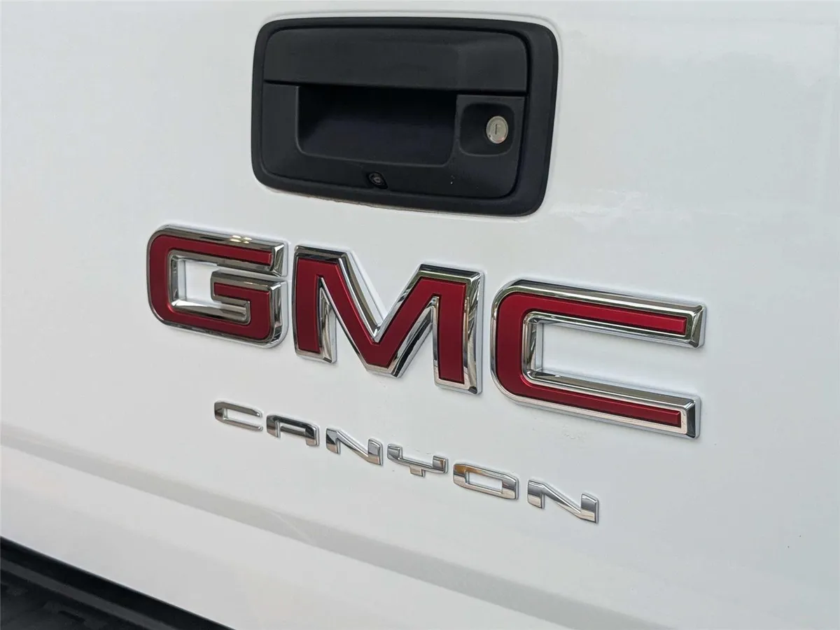2021 GMC Canyon 2WD Elevation Standard thumbnail 8