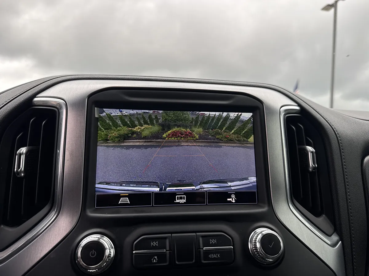 2021 GMC Sierra 1500 SLT thumbnail 23