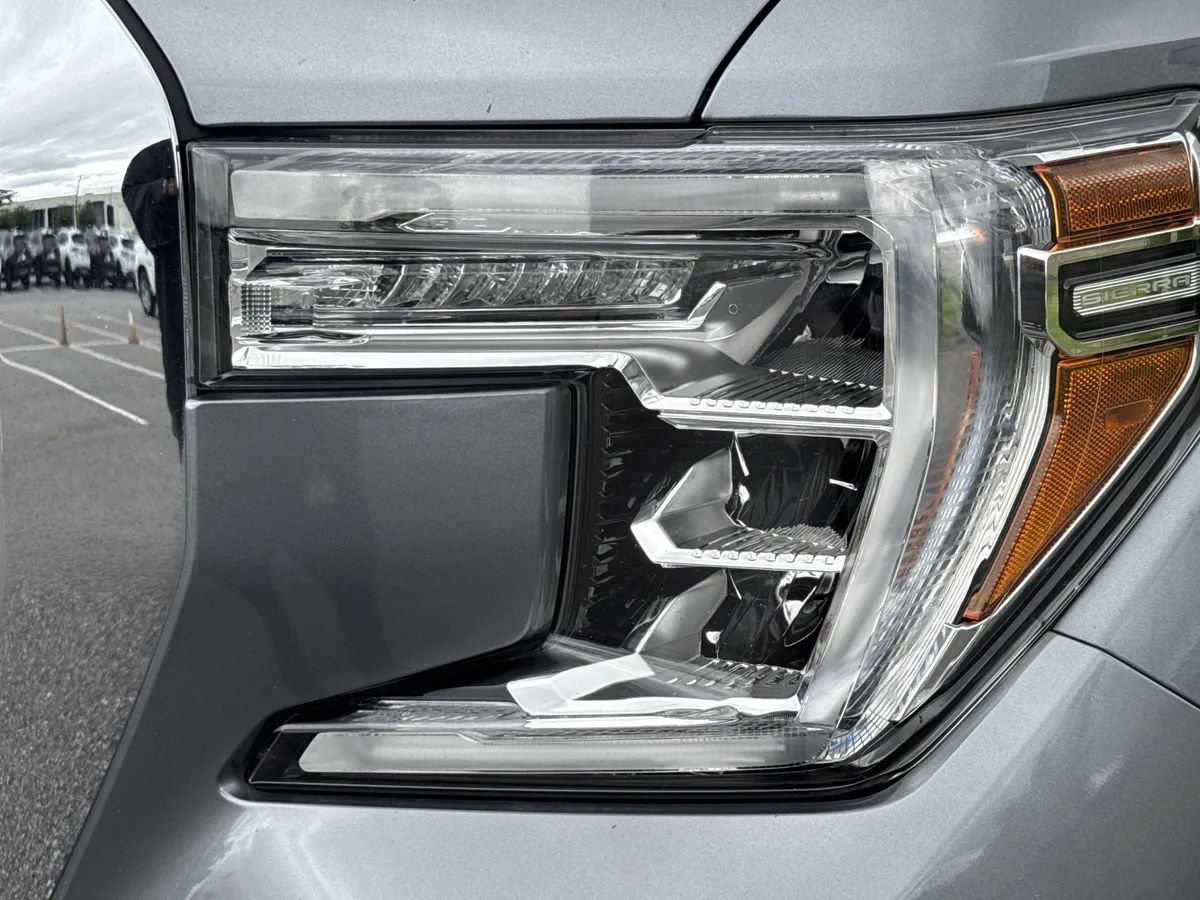 2021 GMC Sierra 1500 SLT thumbnail 5