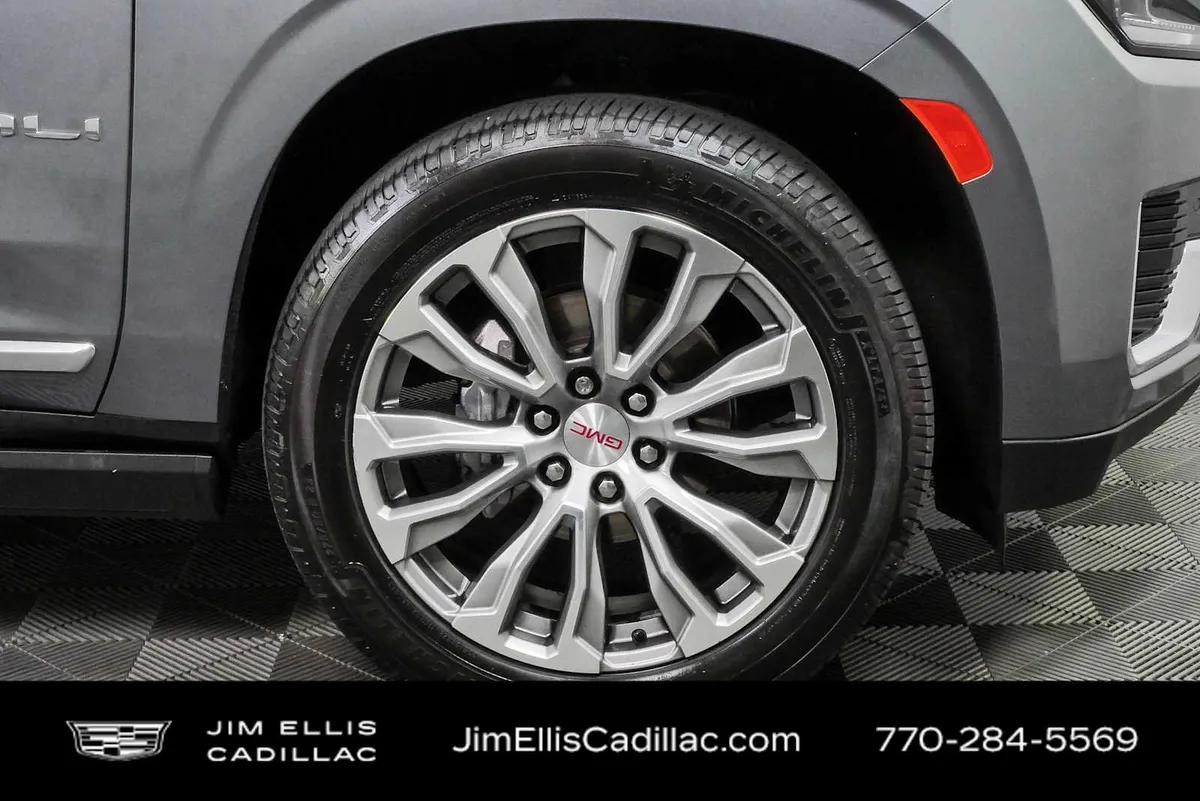 2021 GMC Yukon Denali thumbnail 41