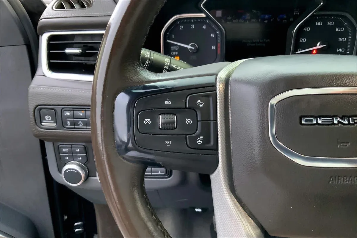 2021 GMC Yukon Denali Denali thumbnail 23