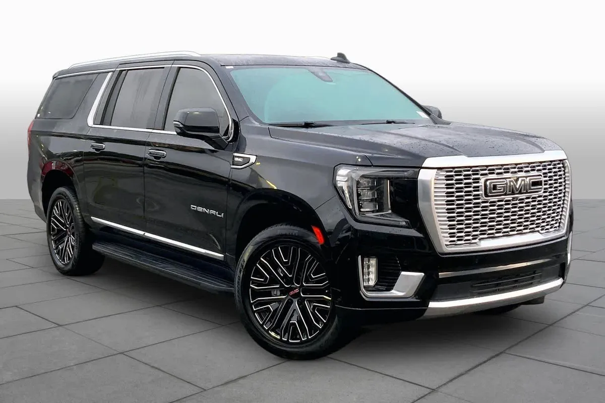 2021 GMC Yukon Denali Denali thumbnail 3