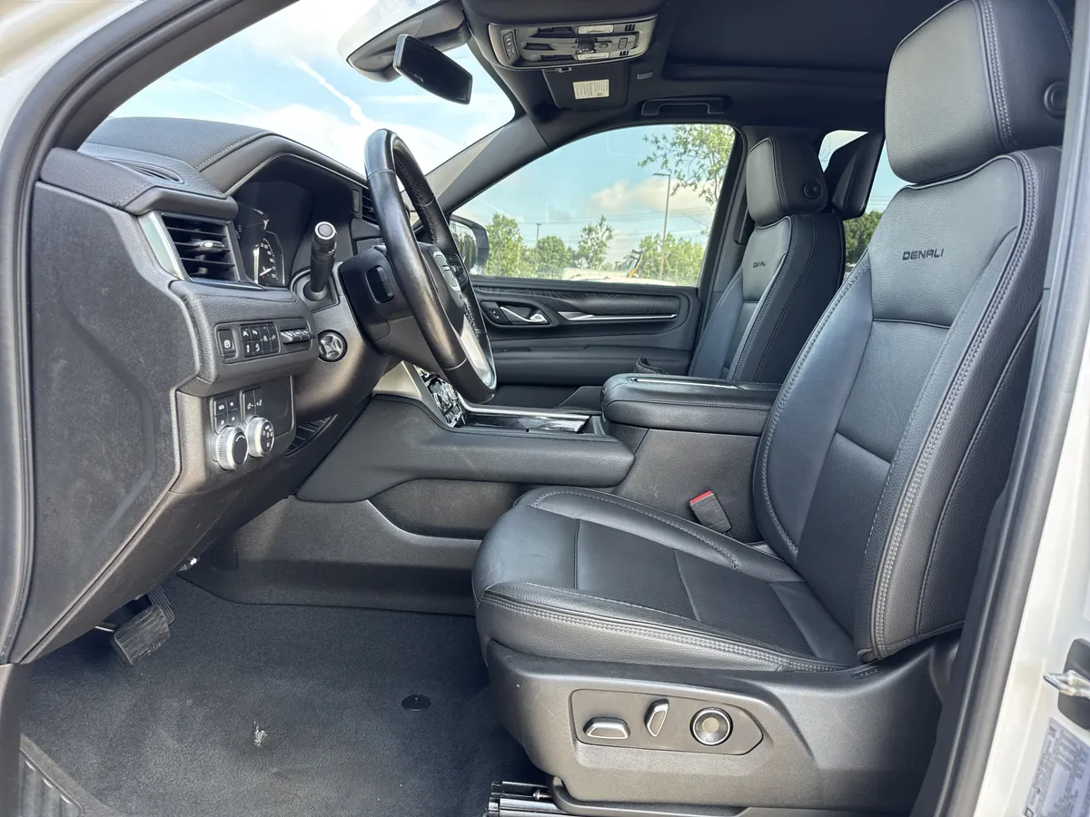 2021 GMC Yukon Denali thumbnail 15