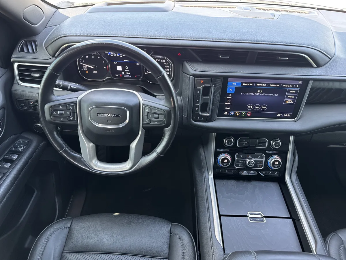 2021 GMC Yukon Denali thumbnail 16