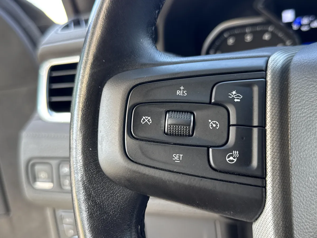 2021 GMC Yukon Denali thumbnail 18