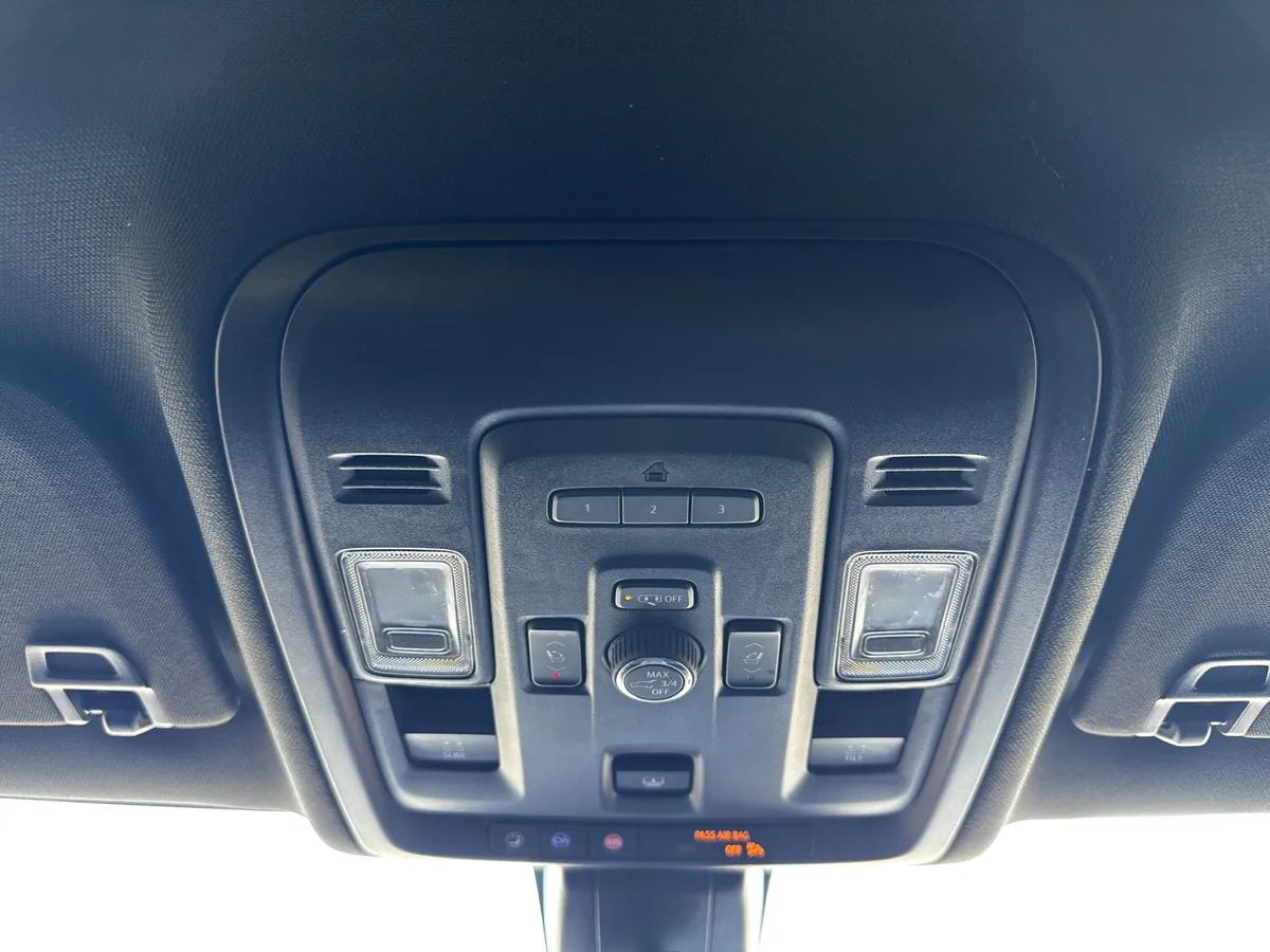 2021 GMC Yukon Denali thumbnail 26