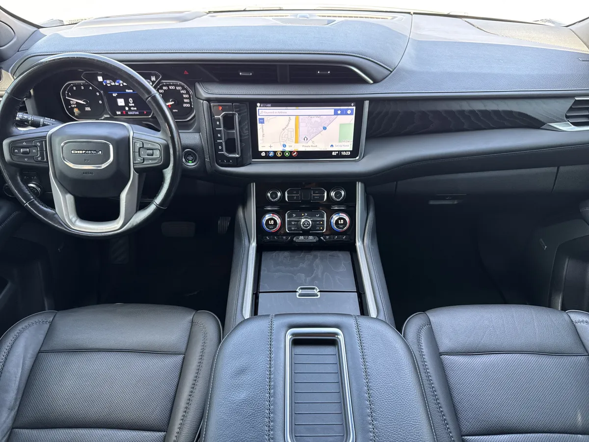 2021 GMC Yukon Denali thumbnail 30